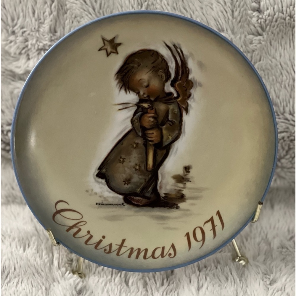 Collectable Vintage Hummel Christmas 1971 - Picture 2 of 5